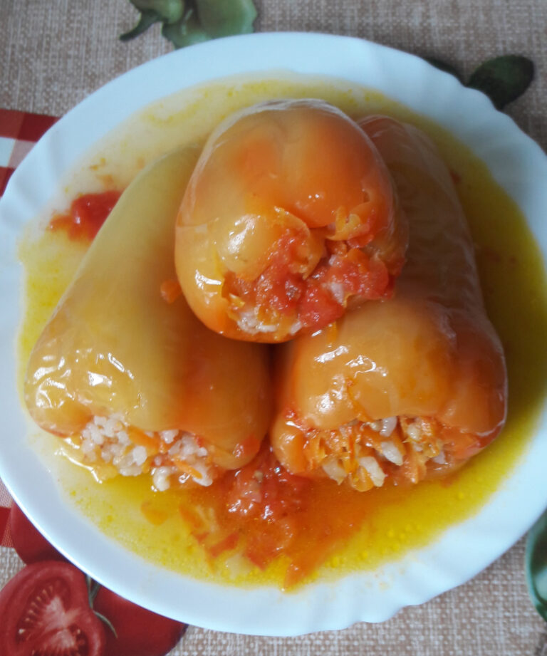 Фаршированные перцы с рисом и овощами